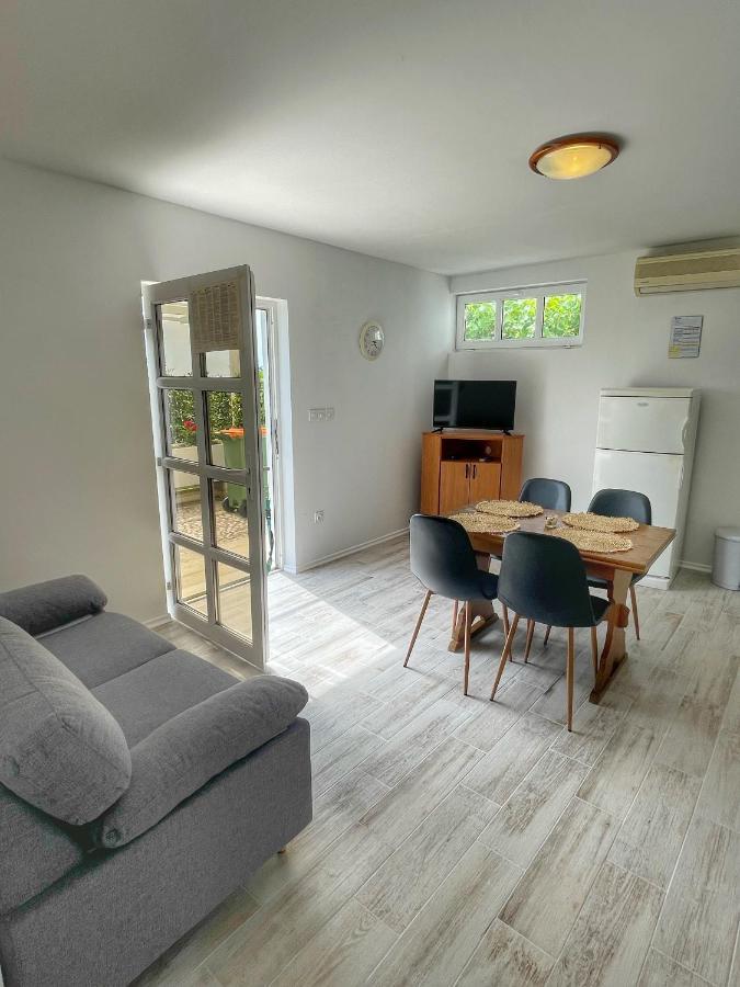 Apartments Mimoza Брист Екстер'єр фото